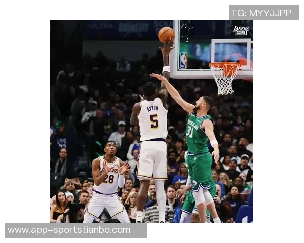 比尔半场表现低迷仅得2分全队正负值最低难以扭转局面 比尔半场表现低迷仅得2分全队正负值最低难以扭转局面