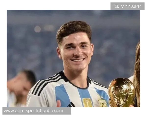 略伦特称赞阿尔瓦雷斯表现出色无需改变球荒困扰球队亟待解决